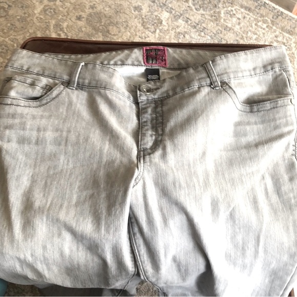 torrid Denim - Torrid Grey Denim Jeans - Size 22R